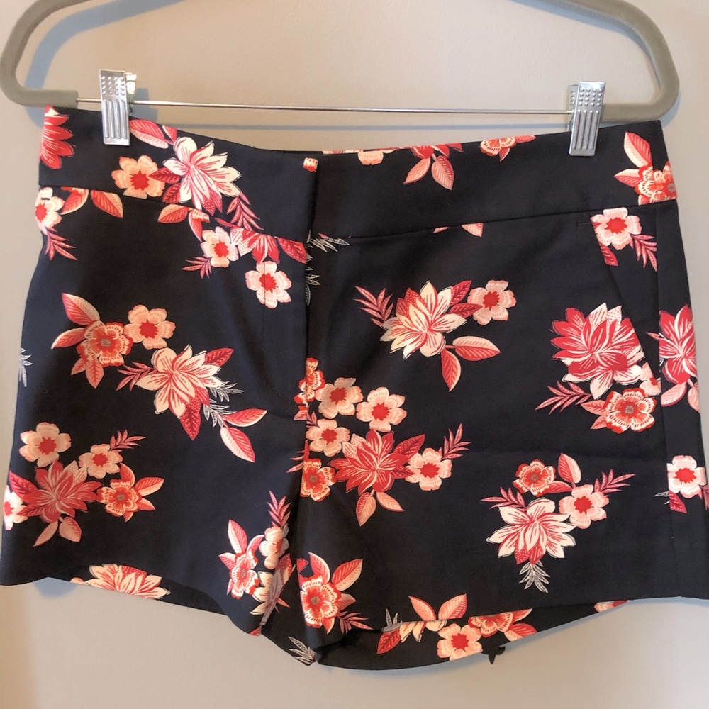 LOFT Flower Shorts Size 8 NWOT